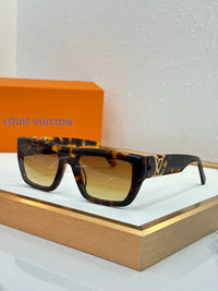 LV LUXURY FRAMES "VERY LEGENDARY"